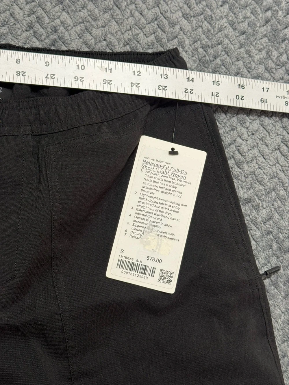 Lululemon Mens Relaxed Fit Pull on Short 7” Light Woven Black Size Small NWT